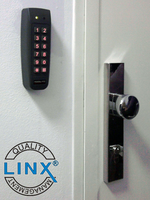 Control acces pentru usa blindata caserie